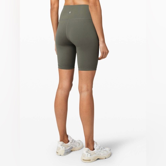Lululemon | Wunder Train short 8" | grey sage (size 2) - Picture 1 of 7